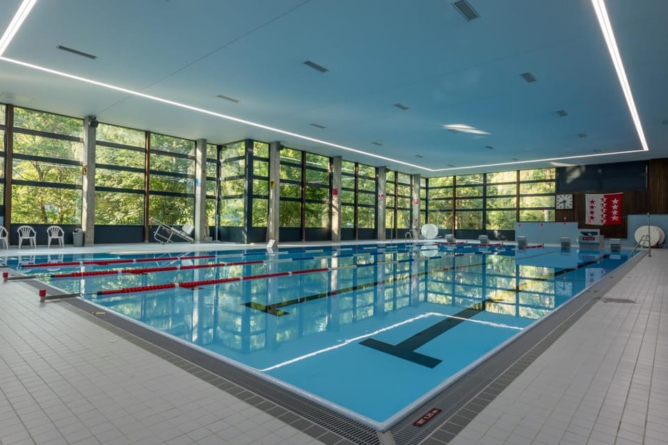 Sauna, On site, Swimming pool, Public Bath