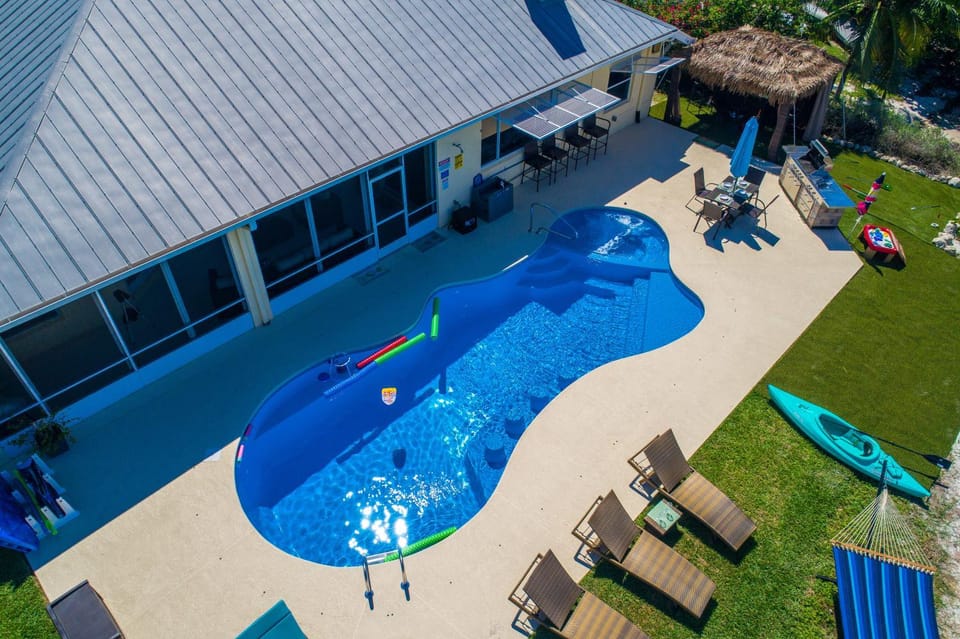 Patio, BBQ facilities, Balcony/Terrace, Seating area, Canoeing, Diving, Pool view, Swimming pool