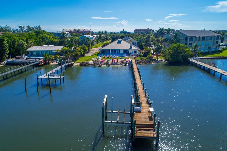 Bird's eye view, Fishing, Canoeing, Diving, River view, Swimming pool