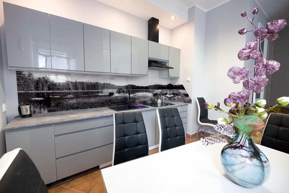 Coffee/tea facilities, Kitchen or kitchenette, Dining area