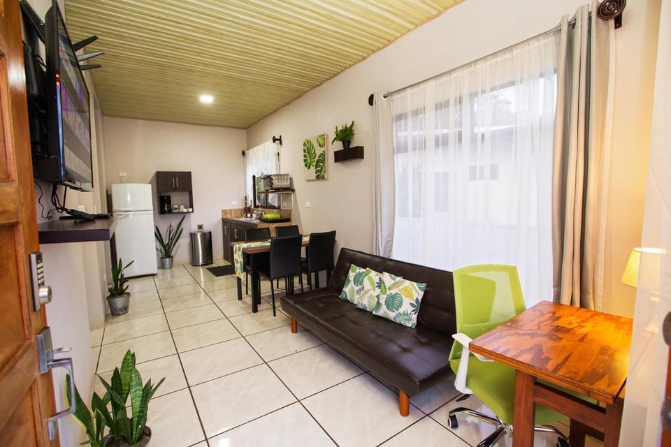 TV and multimedia, Kitchen or kitchenette, Living room, Dinner