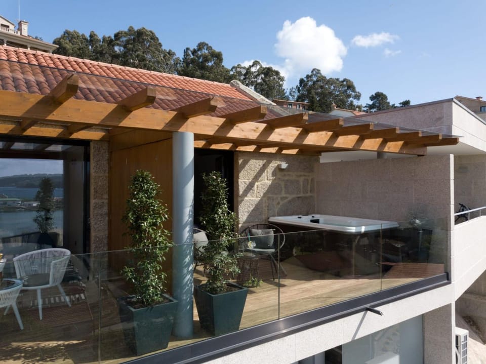 Property building, Balcony/Terrace