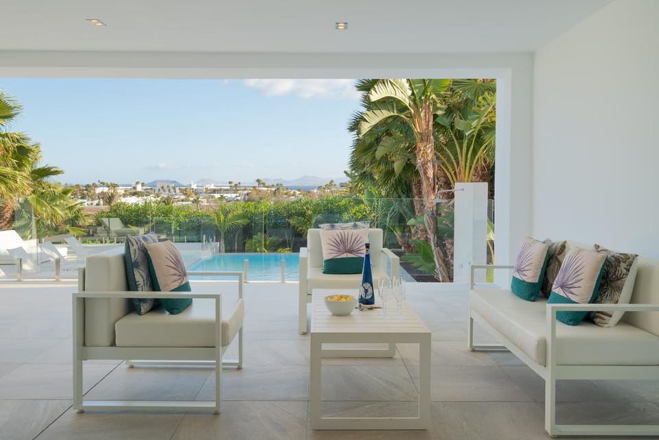 CASCADA33 by Buenavilla Villa in Playa Blanca