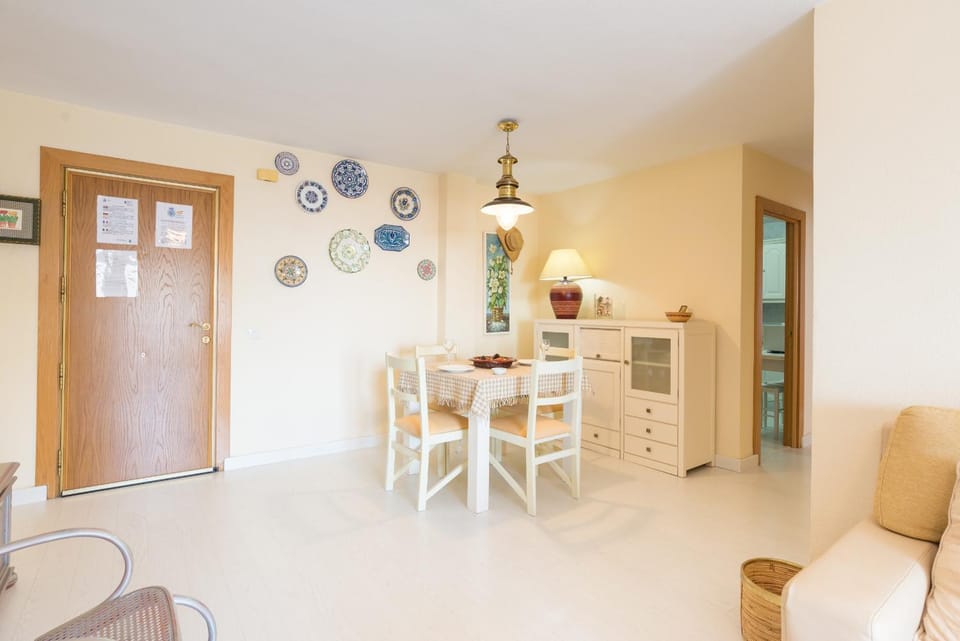 Living room, Photo of the whole room, Dining area