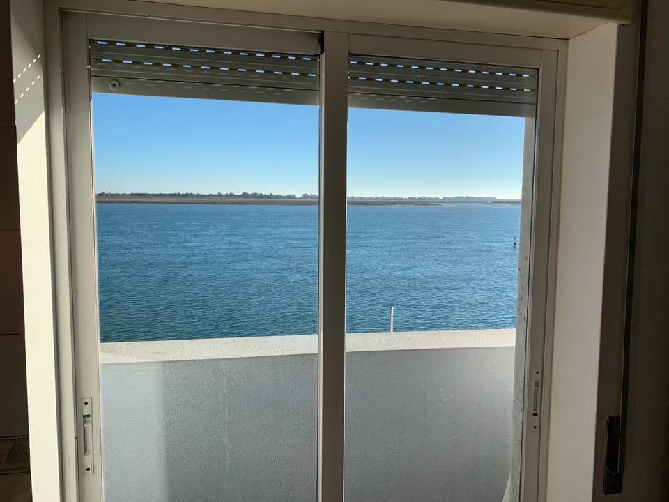 Seaside doors Apartment in Faro District