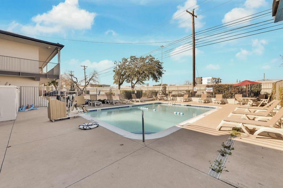 Pool view, Swimming pool