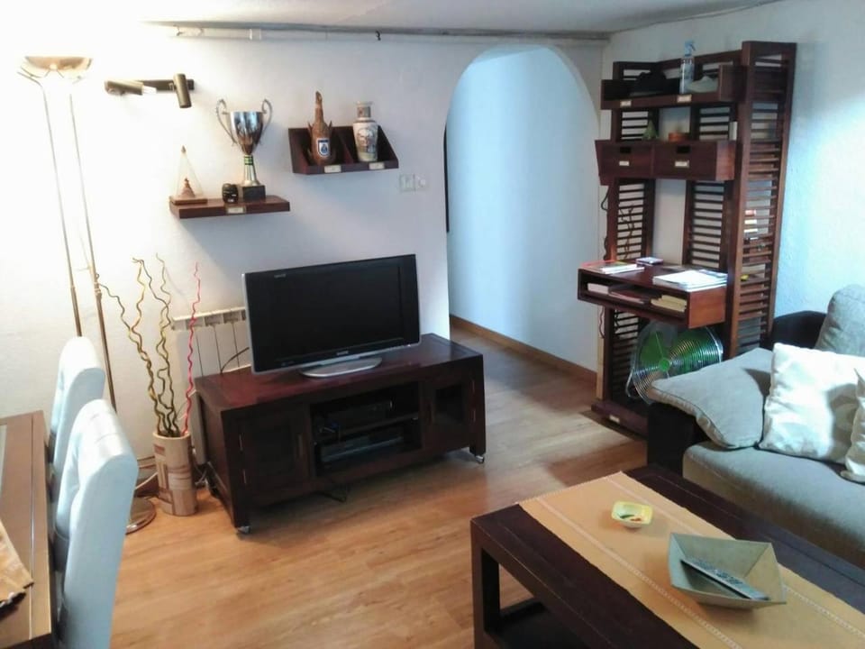 Communal lounge/ TV room, TV and multimedia, Living room