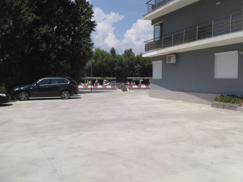 Property building, Facade/entrance, On-site shops, Street view
