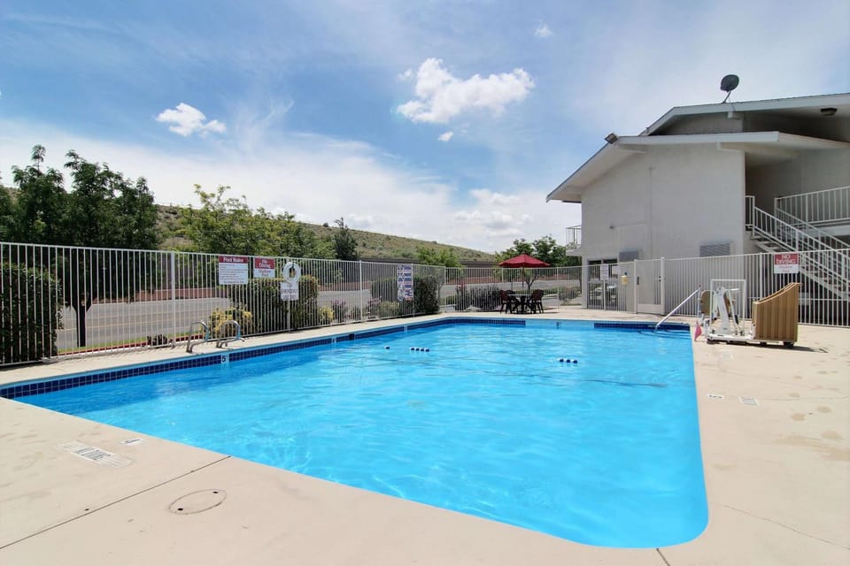Pool view, Swimming pool