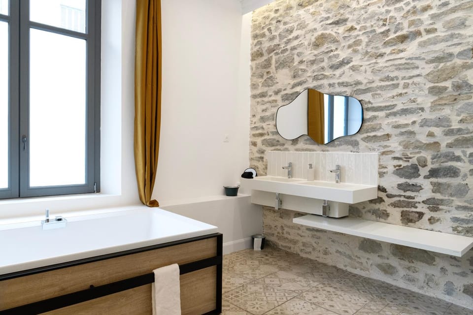 Hot Tub, Bathroom
