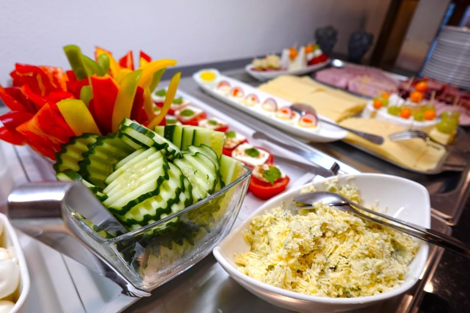 Breakfast, Buffet breakfast