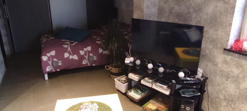 Studio gîte Eul Cat Huant House in Flanders