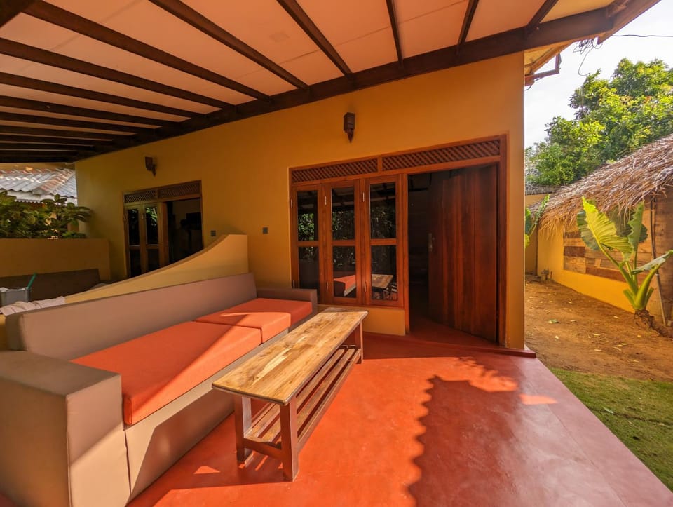 Patio, Day, Garden, View (from property/room), Balcony/Terrace, Living room, Seating area, Garden view