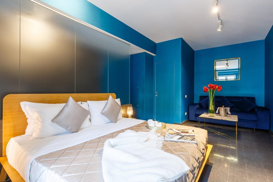 Bed, Living room, Photo of the whole room, Bedroom
