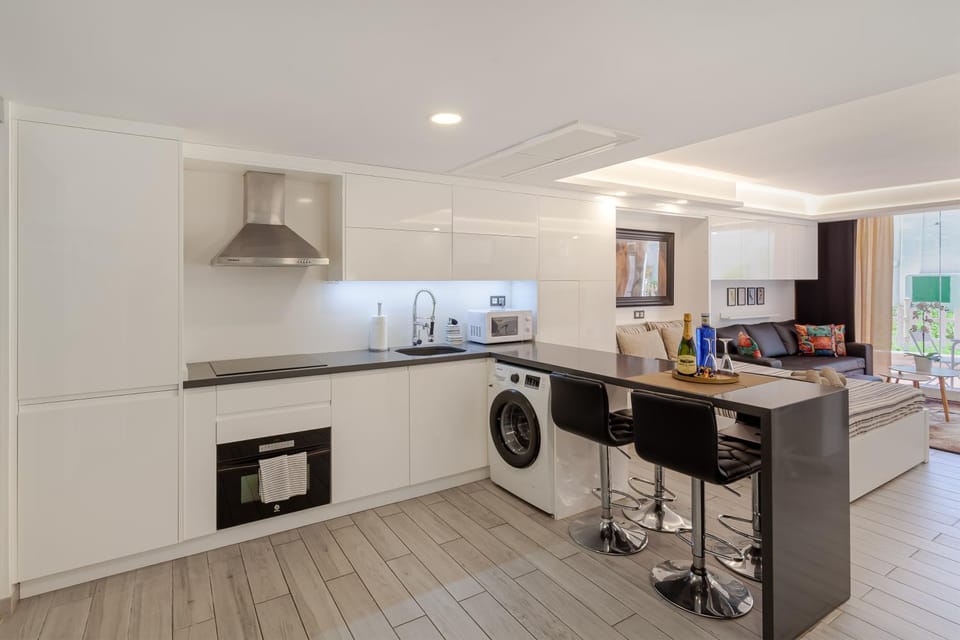 Coffee/tea facilities, Kitchen or kitchenette, minibar, pet friendly, stove, washing machine