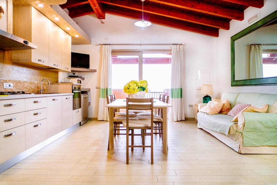 Breakfast, Lunch, Dinner, kitchen