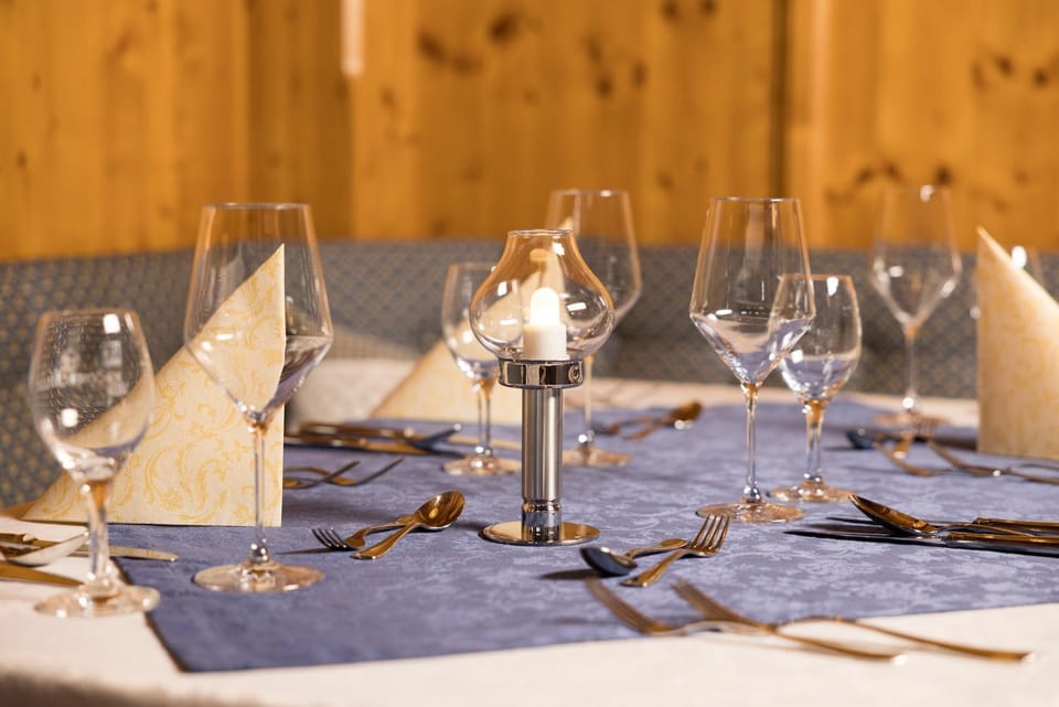 Restaurant/places to eat, Food and drinks, Drinks, Alcoholic drinks, Non alcoholic drinks
