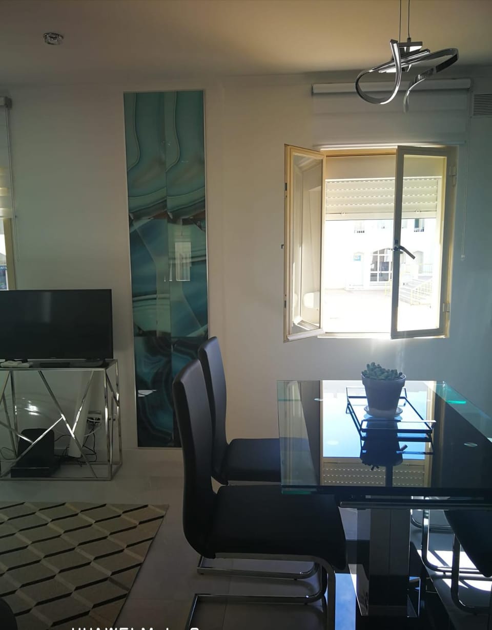 TV and multimedia, Dining area