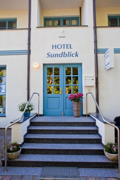 Facade/entrance, Property logo or sign