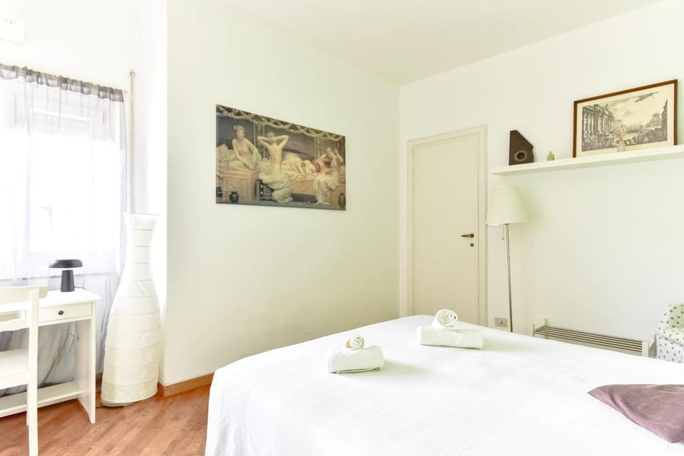 Bed, Photo of the whole room