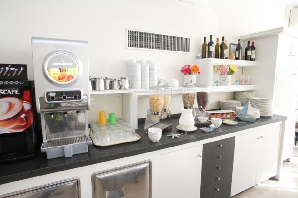 Continental breakfast, Buffet breakfast