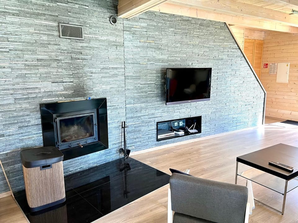 Living room, Seating area, Evening entertainment, flat iron