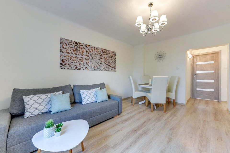 Old Town Gardens Modern Apartment in Gdansk
