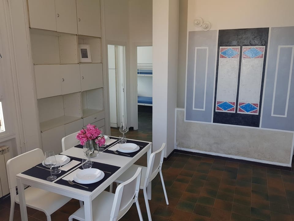 Dining area, City view, Sea view, Street view, wardrobe