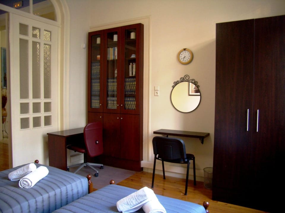 Library, Photo of the whole room, Bedroom