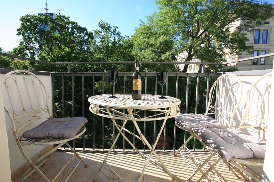 Warsaw Concierge Traveller's Nest Wspólna Apartment in Warsaw