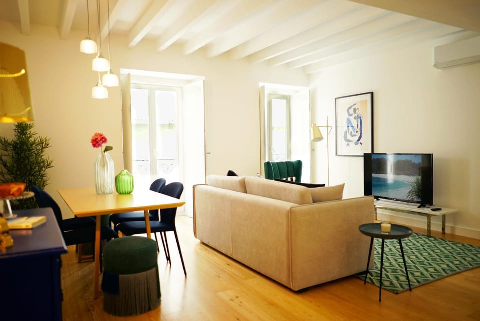 Kitchen or kitchenette, Living room, Decorative detail, Dining area