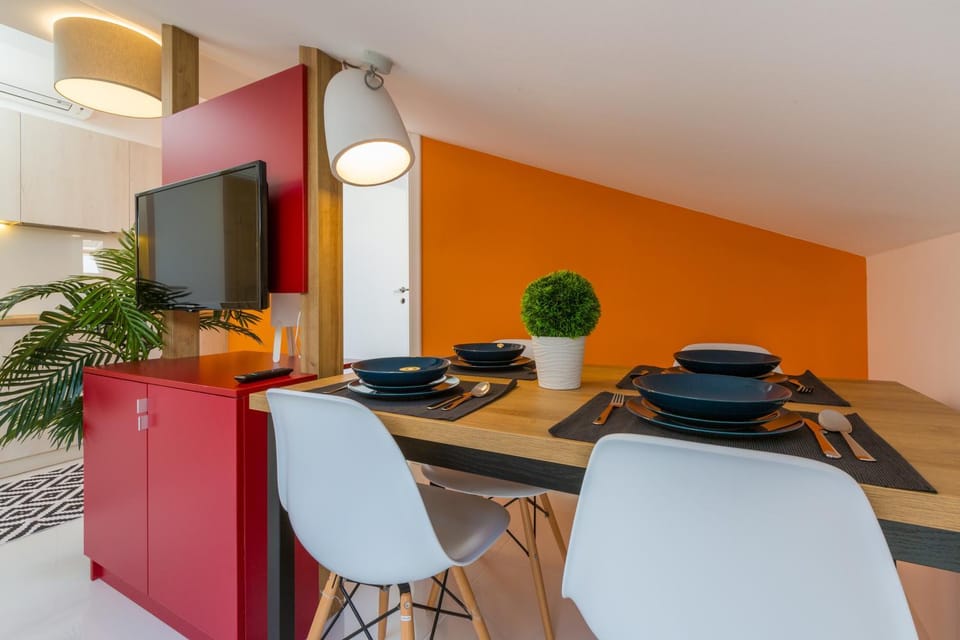 TV and multimedia, Dining area