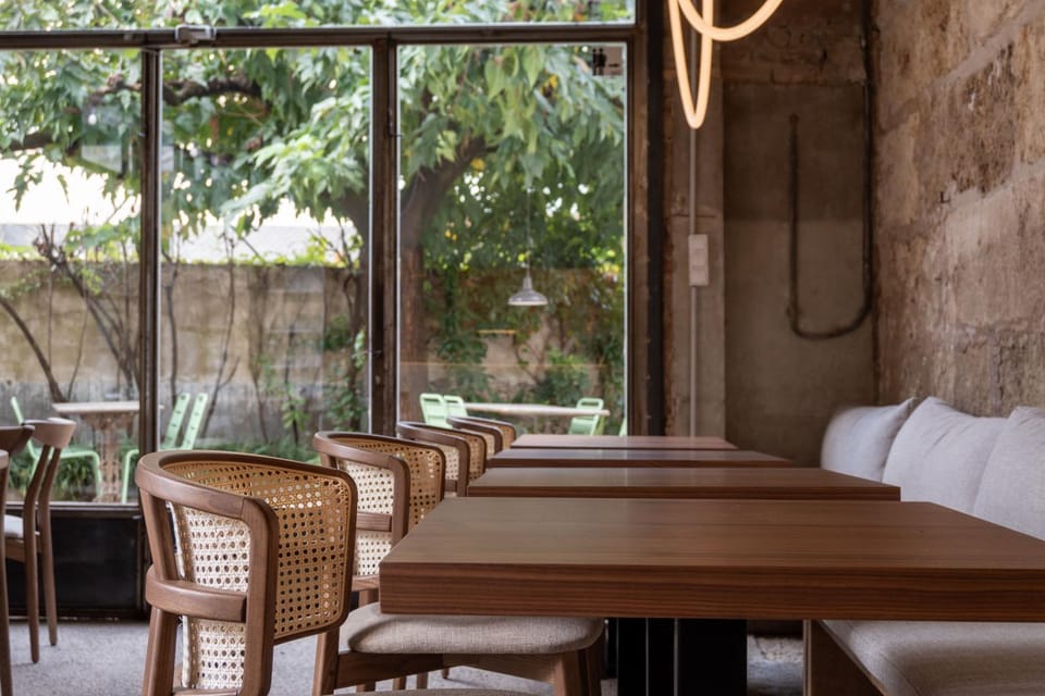 Flora Bed and Breakfast in Banyoles