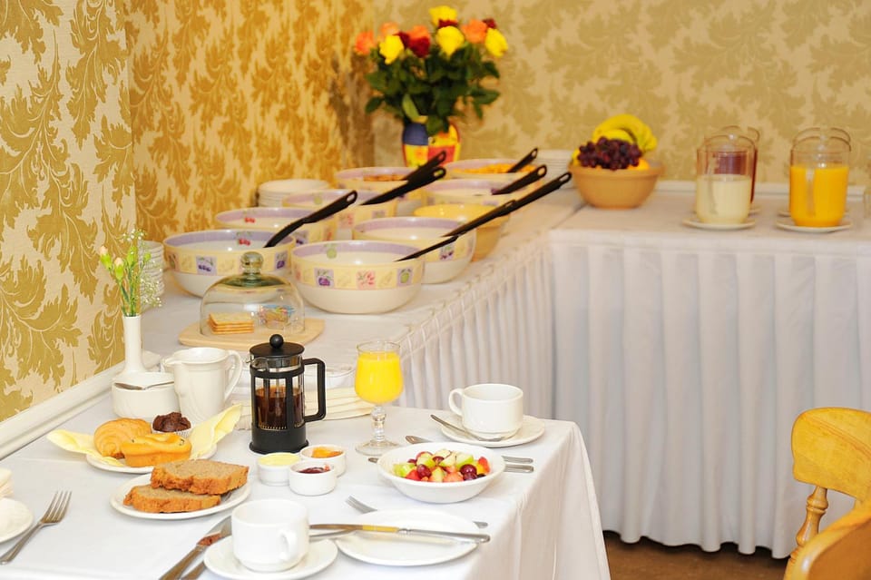 Restaurant/places to eat, Food