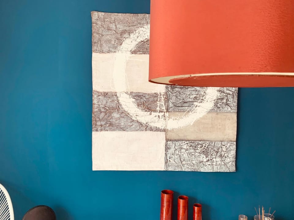 Decorative detail, Seating area, Dining area
