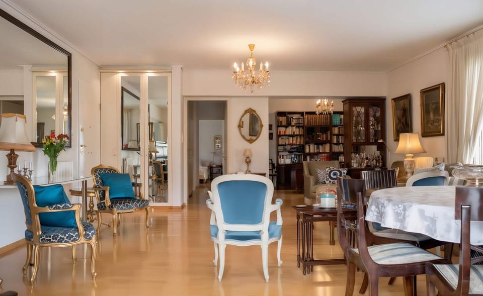 Luxurious apt in the Athenian Riviera Apartment in Alimos