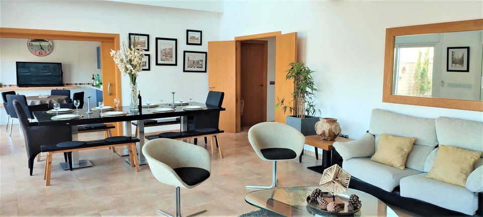 Chalet Irlanda - 5 bedrooms PRIVATE HOUSE 300M FROM BEACH Chalet in Roquetas de Mar
