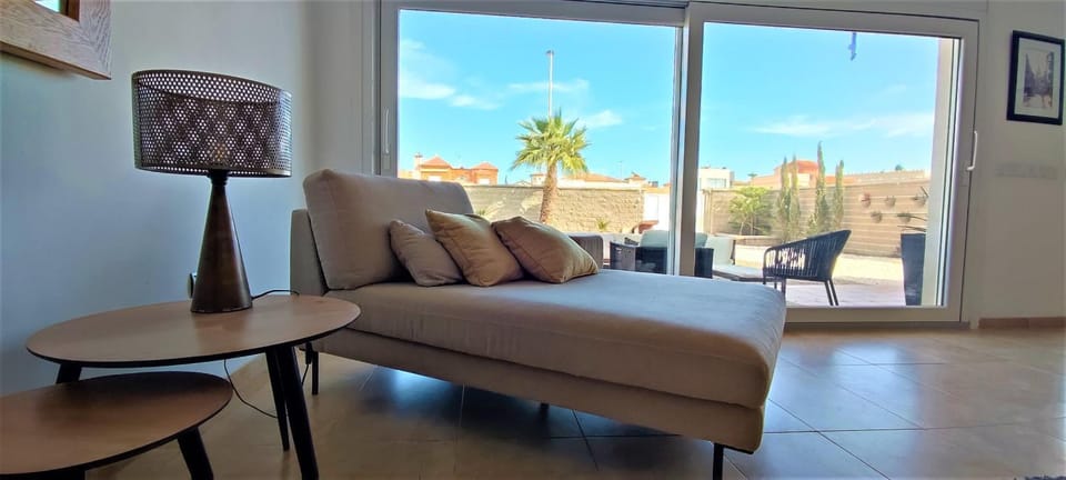 Chalet Irlanda - 5 bedrooms PRIVATE HOUSE 300M FROM BEACH Chalet in Roquetas de Mar
