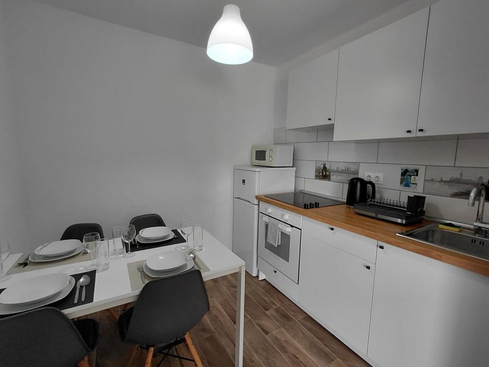 Kitchen or kitchenette, Dining area, kitchen