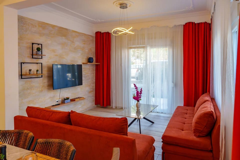 Communal lounge/ TV room, Living room, Seating area