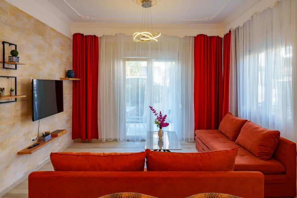 Communal lounge/ TV room, TV and multimedia, Living room