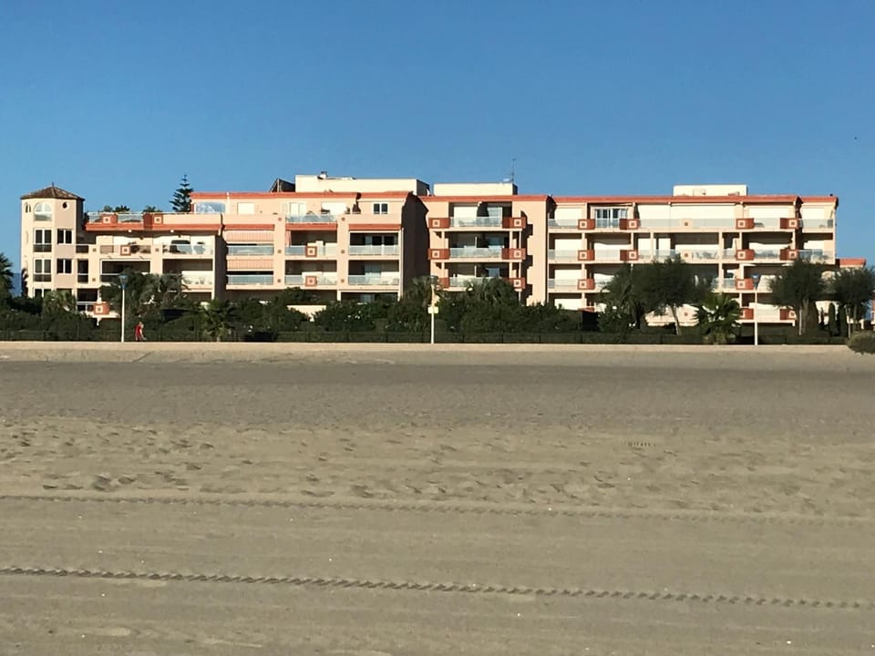 Appartement Face Mer, Piscine Apartment in Canet-en-Roussillon