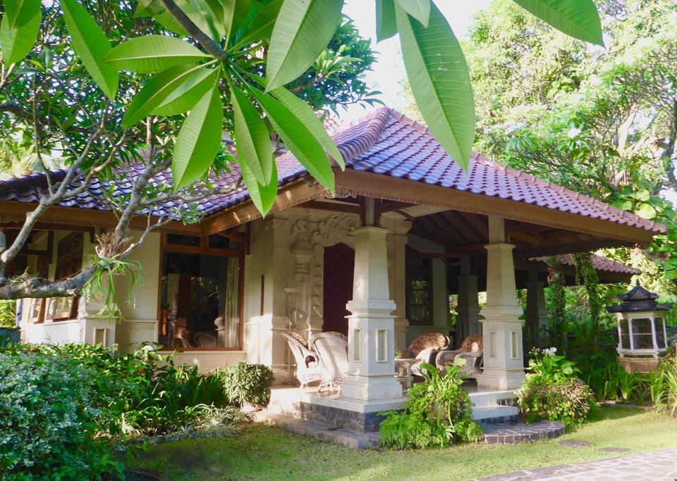 Property building, Garden, Balcony/Terrace, Swimming pool