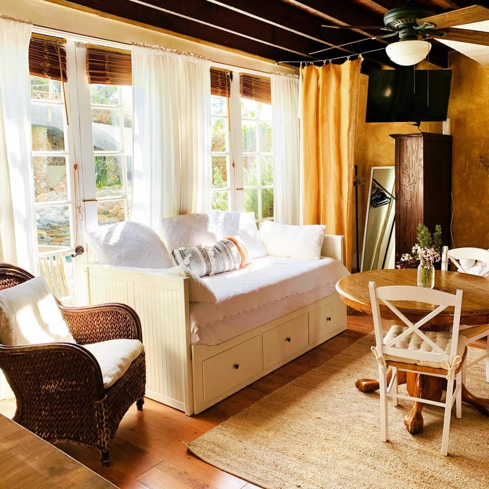 Under the Tuscan Sun Cottage in West Los Angeles Bed and Breakfast in Mar Vista