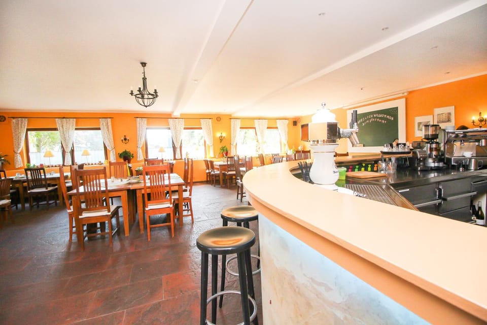 Gasthof Jägerwirt Bed and Breakfast in Starnberg