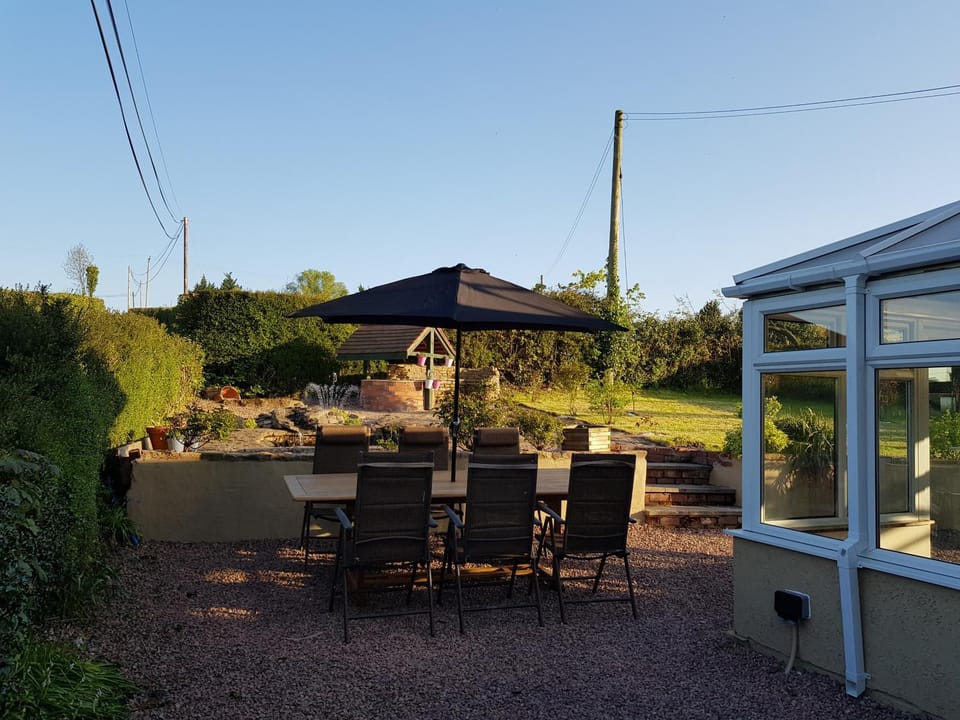 yew tree cottage House in Malvern Hills District