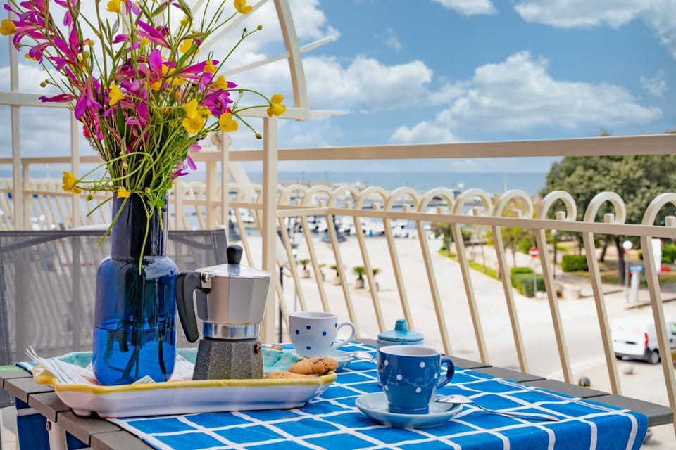 Summer, Balcony/Terrace, Decorative detail