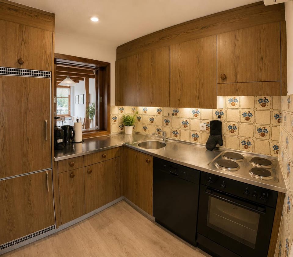 Kitchen or kitchenette, dishwasher