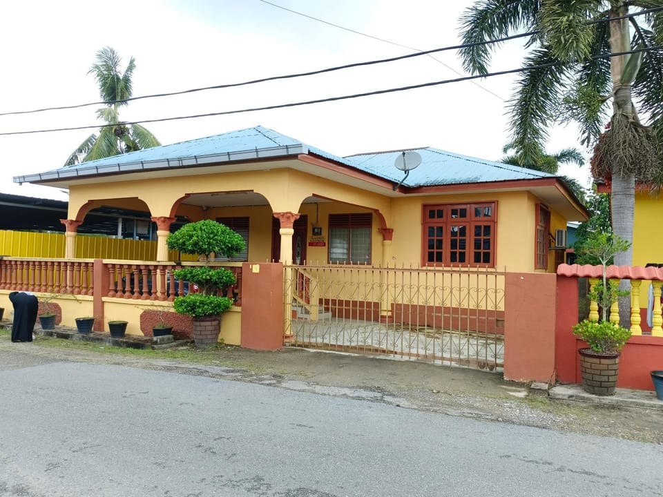 Addin Homestay Tanah Merah Vacation rental in Malaysia