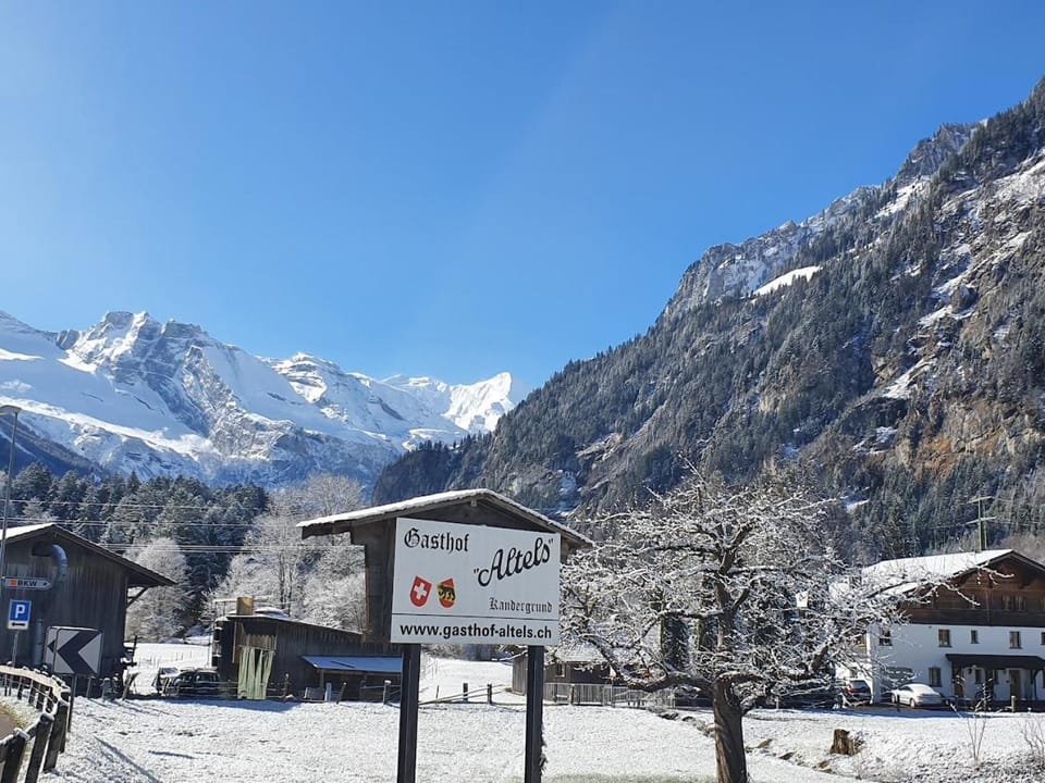 Hotel Altels Bed and Breakfast in Canton of Valais